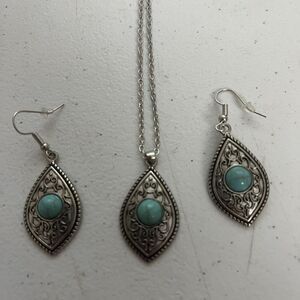 Fashion Jewelry Set - Necklace With Matching Earrings